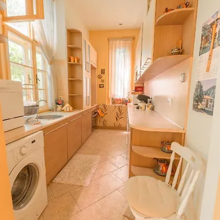 Tomovi - Three Bedrooms Center *