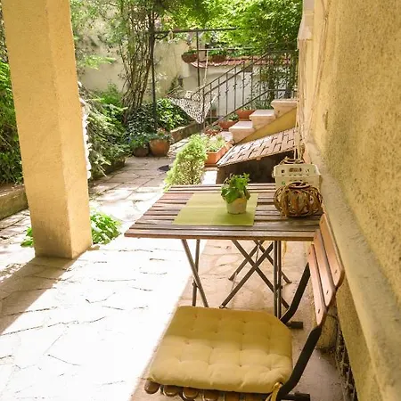 Tomovi - Three Bedrooms Center *