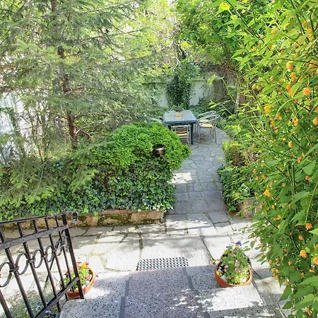 Tomovi - Three Bedrooms Center Appartamento *