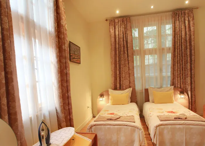 Tomovi - Three Bedrooms Center Apartament Płowdiw