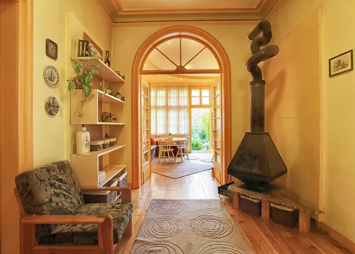 Tomovi - Three Bedrooms Center Apartament