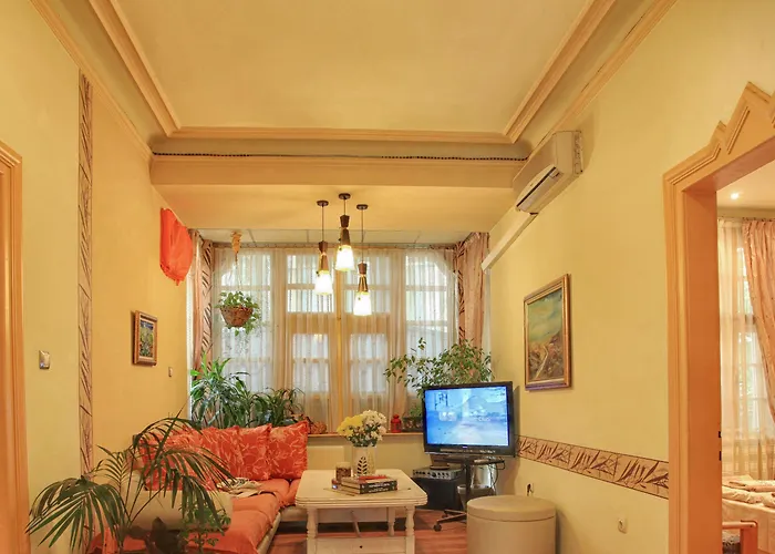 Tomovi - Three Bedrooms Center *