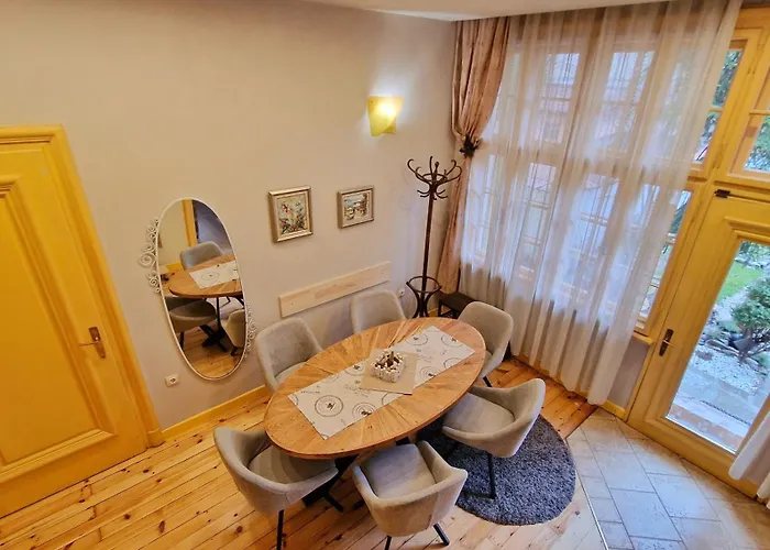 Tomovi - Three Bedrooms Center Płowdiw
