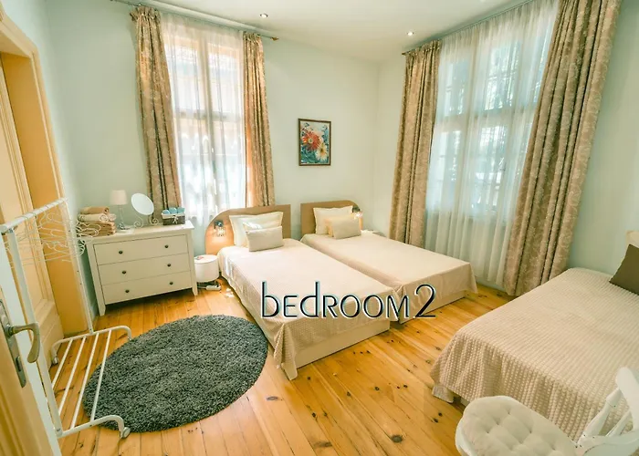 Tomovi - Three Bedrooms Center *