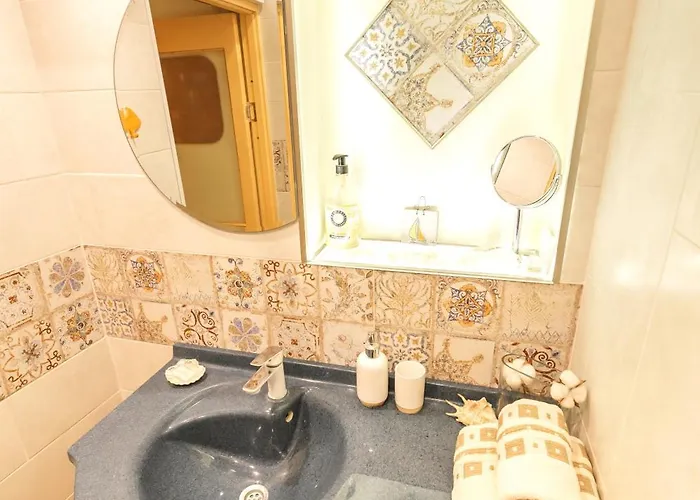 Tomovi - Three Bedrooms Center