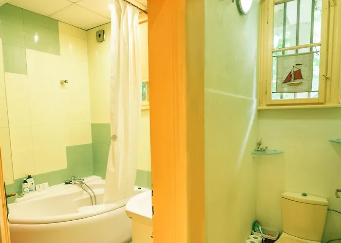 Tomovi - Three Bedrooms Center Apartament