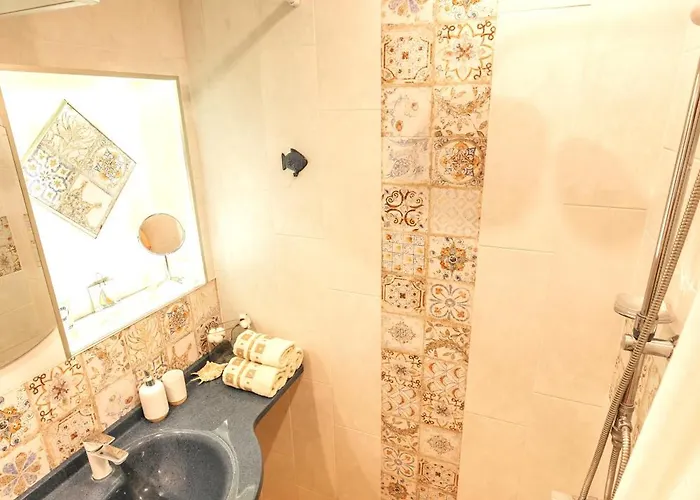 Tomovi - Three Bedrooms Center Płowdiw