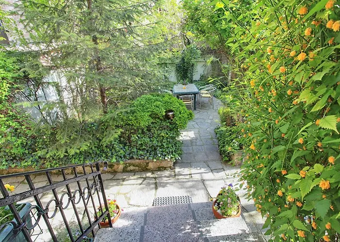 Tomovi - Three Bedrooms Center Apartament *