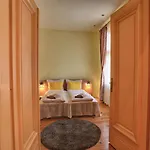 Appartement Tomovi - Three Bedrooms Center