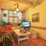 Appartement Tomovi - Three Bedrooms Center