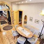 Tomovi - Three Bedrooms Center Appartement *