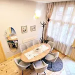 Tomovi - Three Bedrooms Center *