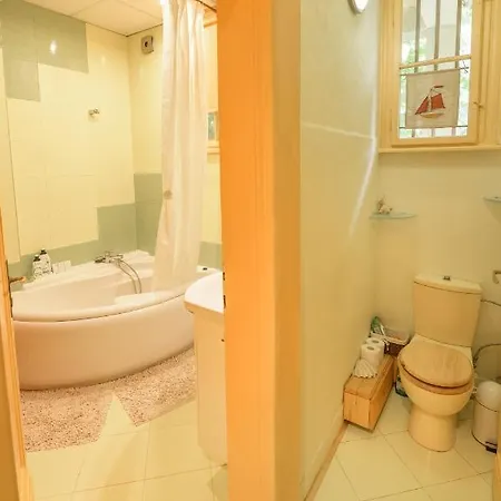 Tomovi - Three Bedrooms Center Апартамент Пловдив