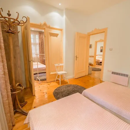 Tomovi - Three Bedrooms Center *