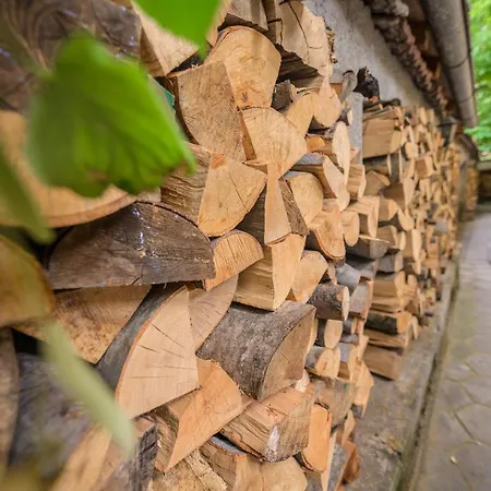 Tomovi - Three Bedrooms Center *