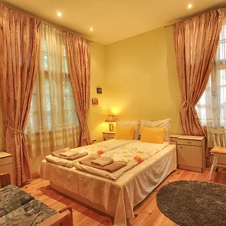 Tomovi - Three Bedrooms Center