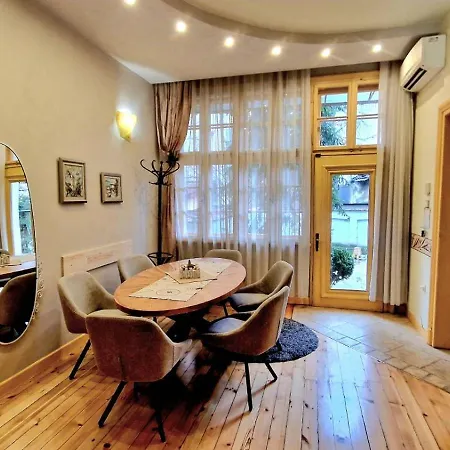 Tomovi - Three Bedrooms Center