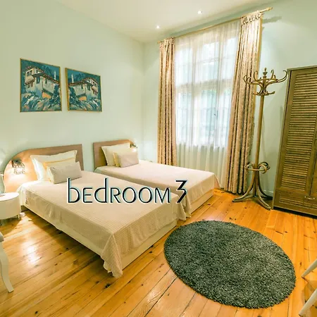 아파트 Tomovi - Three Bedrooms Center 플로브디프