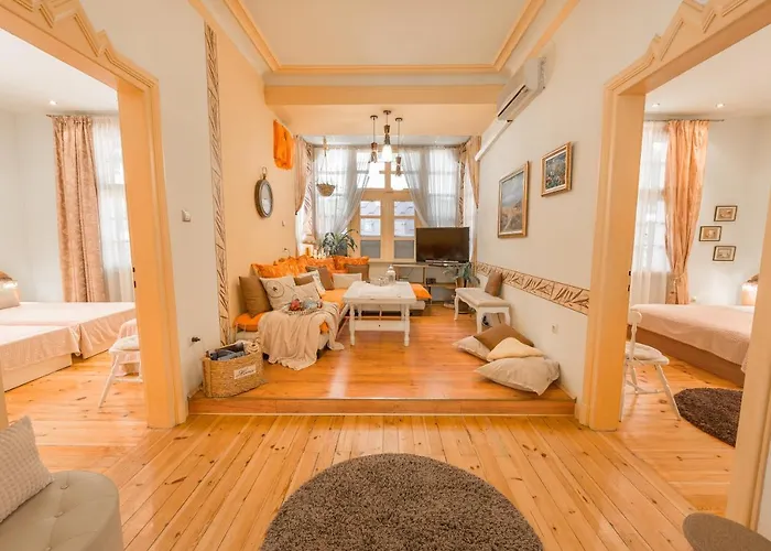 Tomovi - Three Bedrooms Center Lejlighed Plovdiv