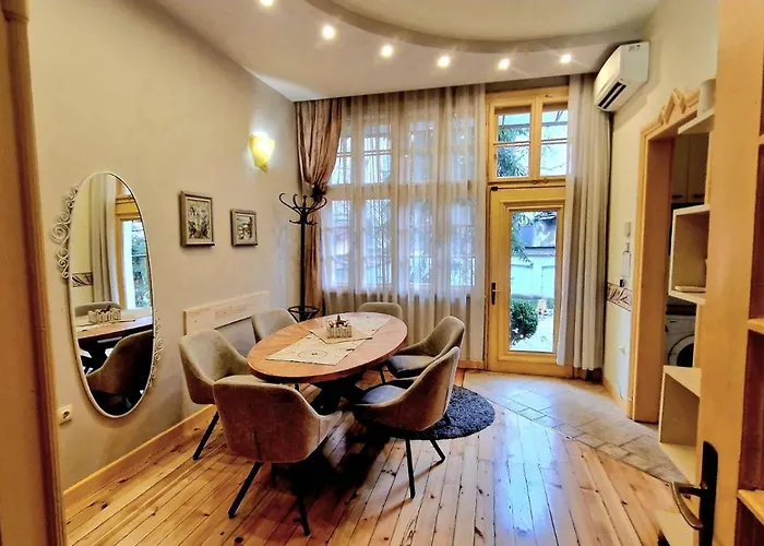 Tomovi - Three Bedrooms Center