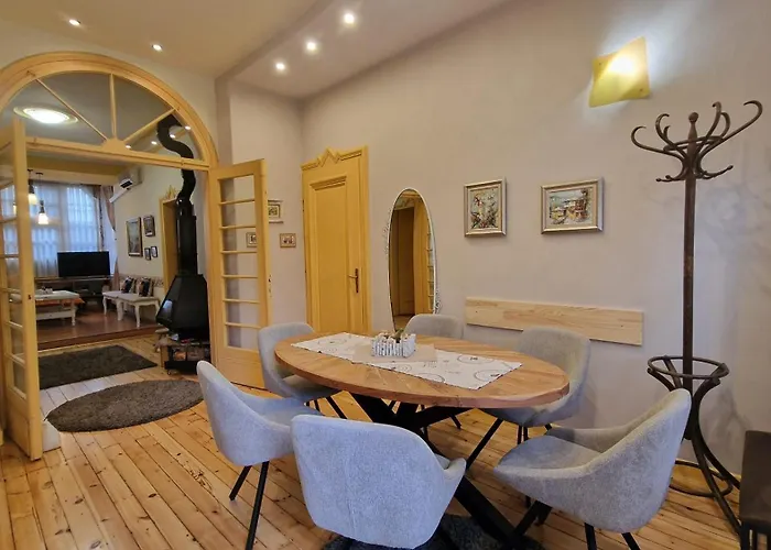 Tomovi - Three Bedrooms Center Lejlighed Plovdiv