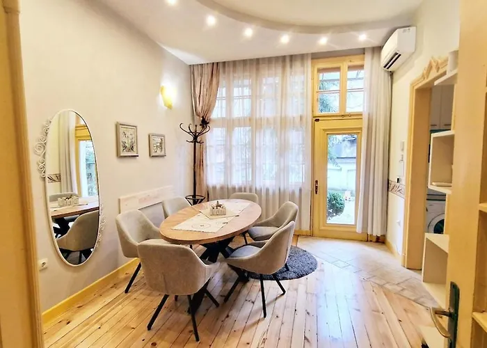 Tomovi - Three Bedrooms Center