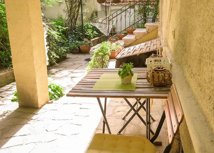 Tomovi - Three Bedrooms Center *